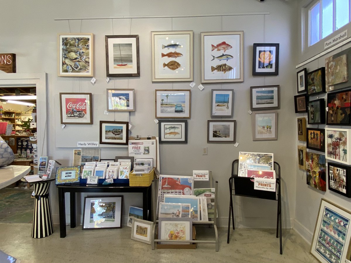 Serenasierra's tweet photo. Come see new works of art by all the artists of Gallery220, 220 Main St, Bay St Louis MS
Open : late till 7
2nd Sat Artwalk

#2ndsatartwalk #artwalk
#gifts4christmas
#artistscoop #artistsofgallery220
#gallery220 #baystlouisms #hancockcountyms https://t.co/o3oNRarnNI