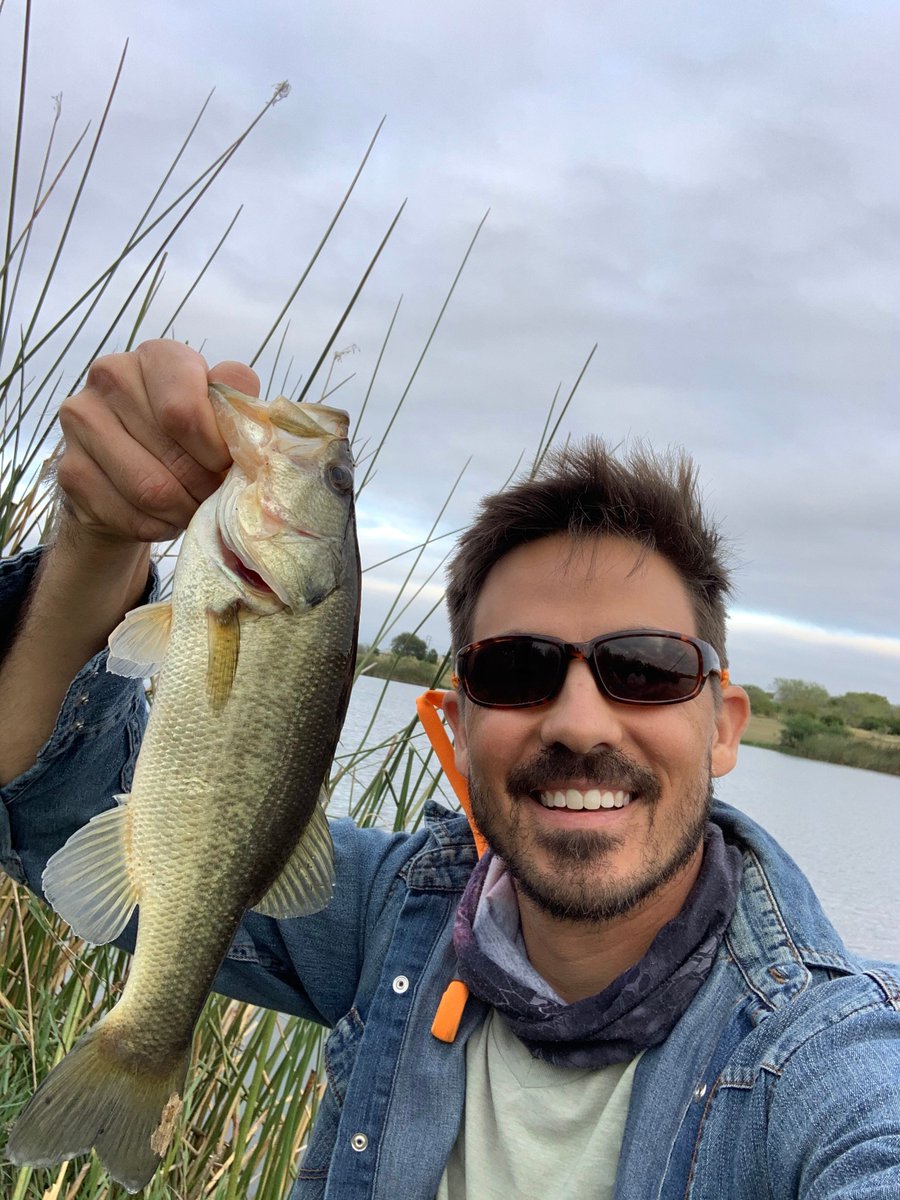 Hope your weekend is as good as mine! 

#bass #saturday #weekend #fishing #cheers