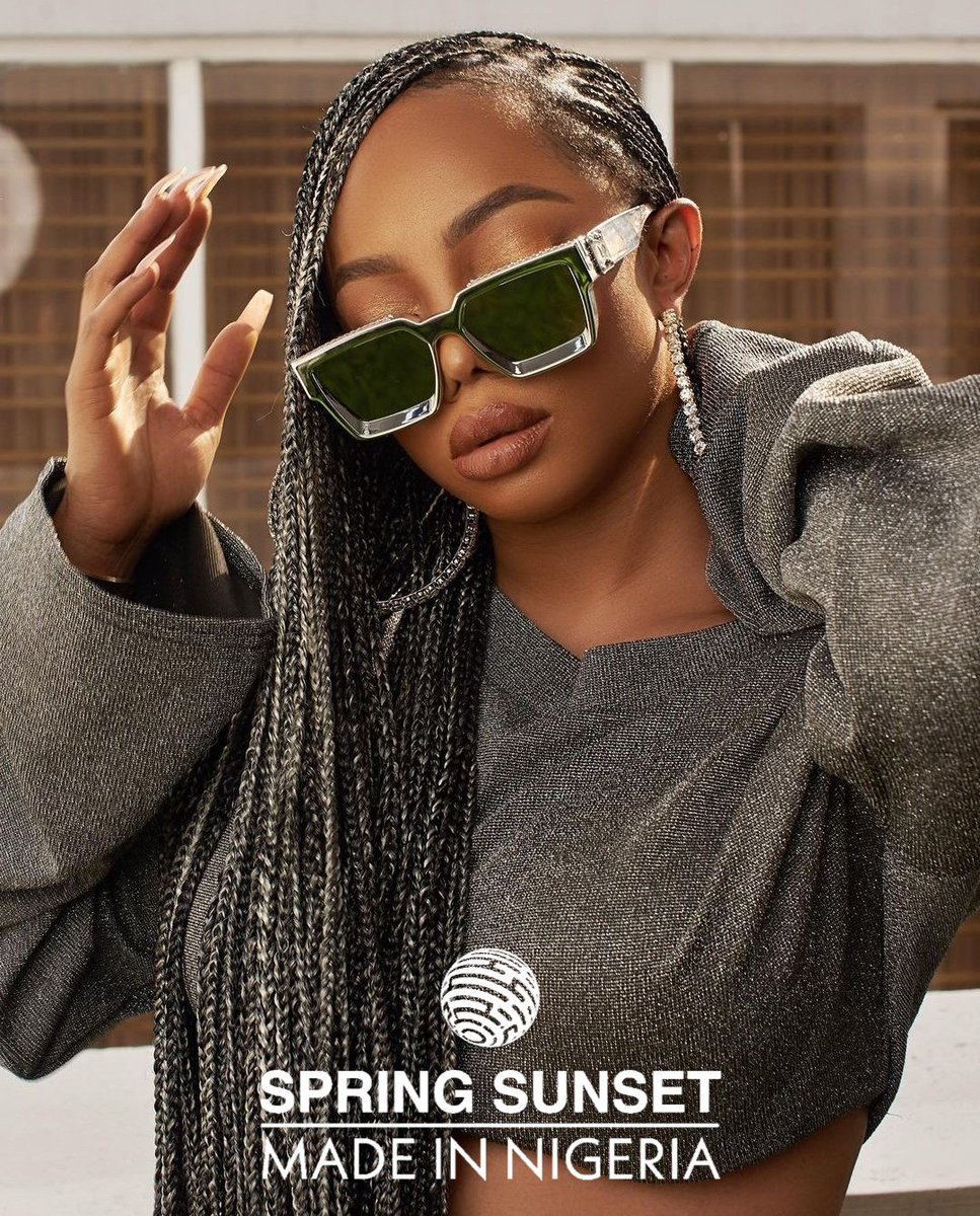 JopiterStudios's tweet photo. #SpringSunset Brand is featuring  @tokstarr on the @SpringSunsetNig
Modeling explore for the week !!!

Brand: @SpringSunsetNig
Editor-in-Chief: @MAbubakarSanusi
Model: @tokstarr
Photographer is anonymous 

#SpringSunsetNg #SpringSunsetOfficial
#MadeInNigeria🇳🇬 https://t.co/ktCxWP2zPE