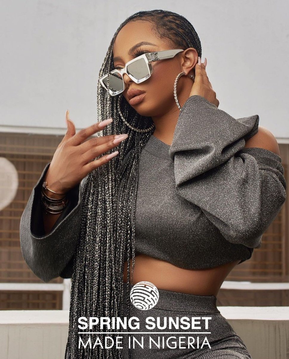 JopiterStudios's tweet photo. #SpringSunset Brand is featuring  @tokstarr on the @SpringSunsetNig
Modeling explore for the week !!!

Brand: @SpringSunsetNig
Editor-in-Chief: @MAbubakarSanusi
Model: @tokstarr
Photographer is anonymous 

#SpringSunsetNg #SpringSunsetOfficial
#MadeInNigeria🇳🇬 https://t.co/ktCxWP2zPE