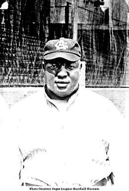 onemichistory's tweet image. Andrew Rube Foster was a huge right hand pitcher born in 1879, He earned his name beating pitcher Rube Waddell of the Philadelphia Athletics, In 1905 he compiled a record of 51-4

Philadelphia Telegraph, "Foster has never been equaled in a pitcher’s box"

link.chtbl.com/PwNlJDPh
