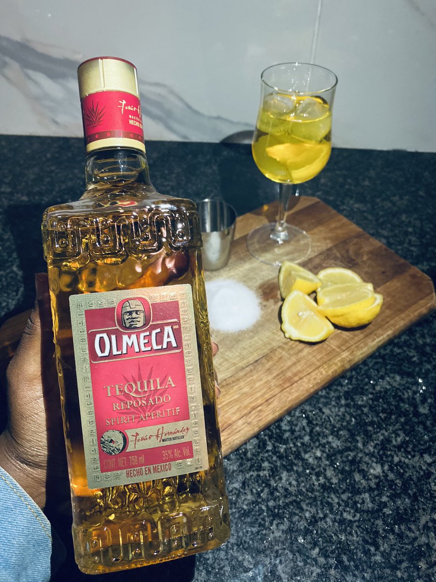 AppleMokoena's tweet photo. With only 3 days to go until #OlmecaNationalTequilaDay
I have just the perfect cocktail recipe for you! π
Saturday Night Vibes
πΉ 2 shots @OlmecaTequilaSA
π§ dash of salt
π 4 shots orange juice
π orange slice for garnish
#ShortCutToSummer
@OlmecaTequilaSAπ https://t.co/sIeelXScRX