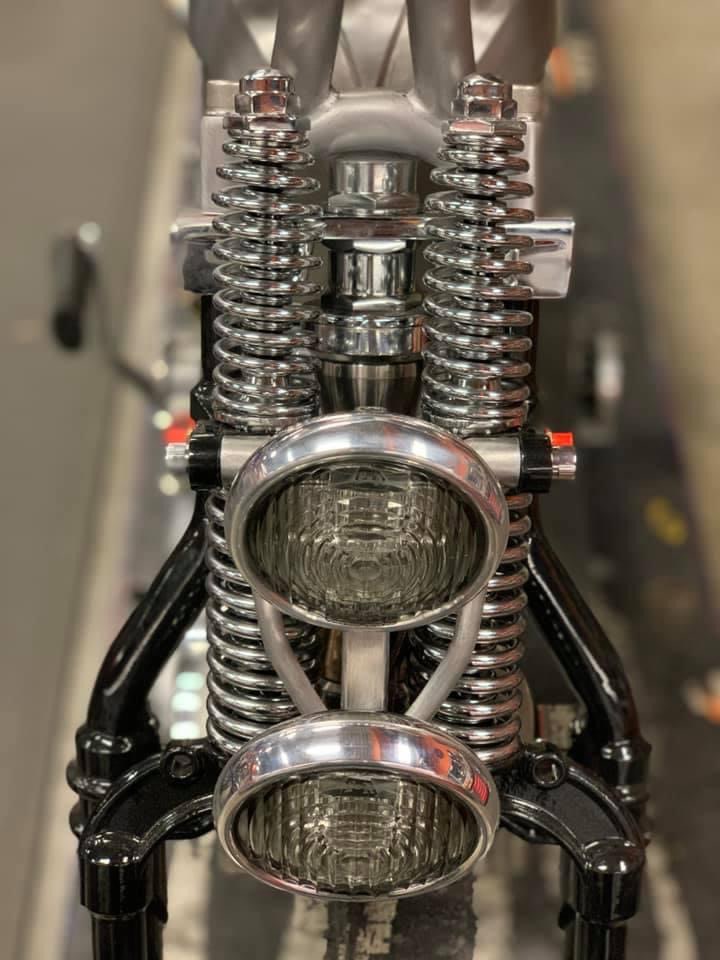 paulteutulsr's tweet photo. Thanks @fnacustomcycles f... @maloney525_ #occ #fnacustomcycles #headlight #customheadlights #chopcult #baileigharmy #bobbers #bobber #bobberstyle #shovelheadforever #shovelhead #harleydavidson #harley #allinthedetails #kustomkulture #motorcycles #metalwork #design #fun #ny https://t.co/HsYtboRL9R