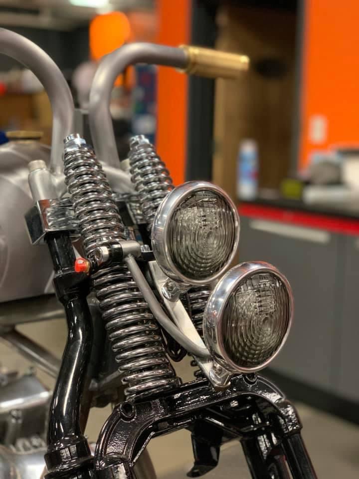 paulteutulsr's tweet photo. Thanks @fnacustomcycles f... @maloney525_ #occ #fnacustomcycles #headlight #customheadlights #chopcult #baileigharmy #bobbers #bobber #bobberstyle #shovelheadforever #shovelhead #harleydavidson #harley #allinthedetails #kustomkulture #motorcycles #metalwork #design #fun #ny https://t.co/HsYtboRL9R