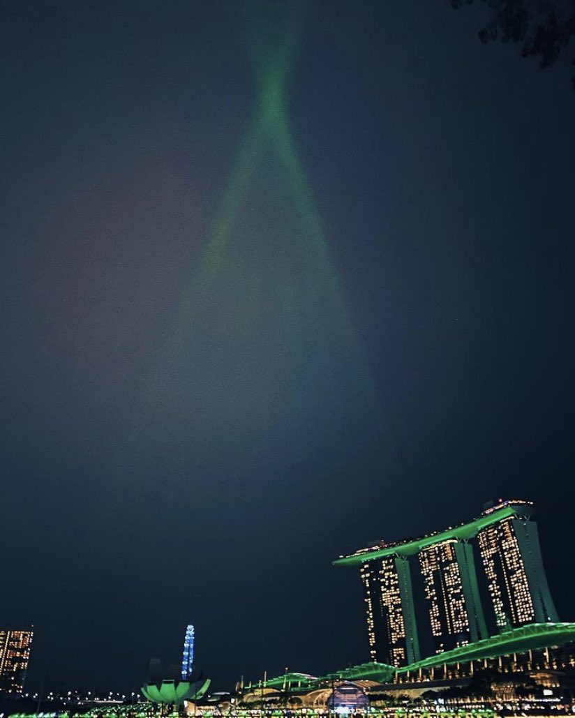 ItalyinSG's tweet photo. Today marks5️⃣years since the adoption of the historic #ParisAgreement, the world's commitment to tackle #ClimateChange 🌍🤝
#Singapore turned green tonight as a symbol of its commitment to the global goal for enhanced #climateaction
#COP26 #TogetherForOurPlanet 
📷@URAsg https://t.co/WGrVceArjH