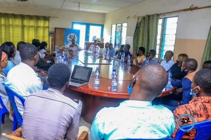 FFnjec's tweet photo. Le Coordonnateur National de la FNJEC s'est entretenu avec les étudiants entrepreneurs de la FNJEC, en prélude de l'organisation de leur commission au sein de la Fédération (15 universités et I.S représentés).@fatshi13 @ThomasLuhaka @MinCMPMEA @MakualaE @prisca_manyala vil https://t.co/H7ciacEsCO