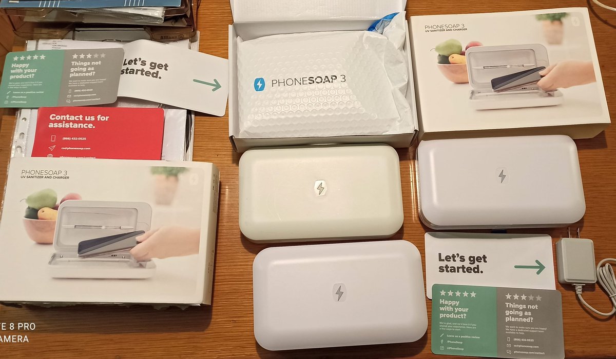 BarbDemirkol's tweet photo. You guys insane. My @PhoneSoap bubble broke down. Guess what #phonesoap sended me 2 brandnew phonesoap3 machine. Thx @PhoneSoap you are great!!! https://t.co/Yrq3kZyLyc
