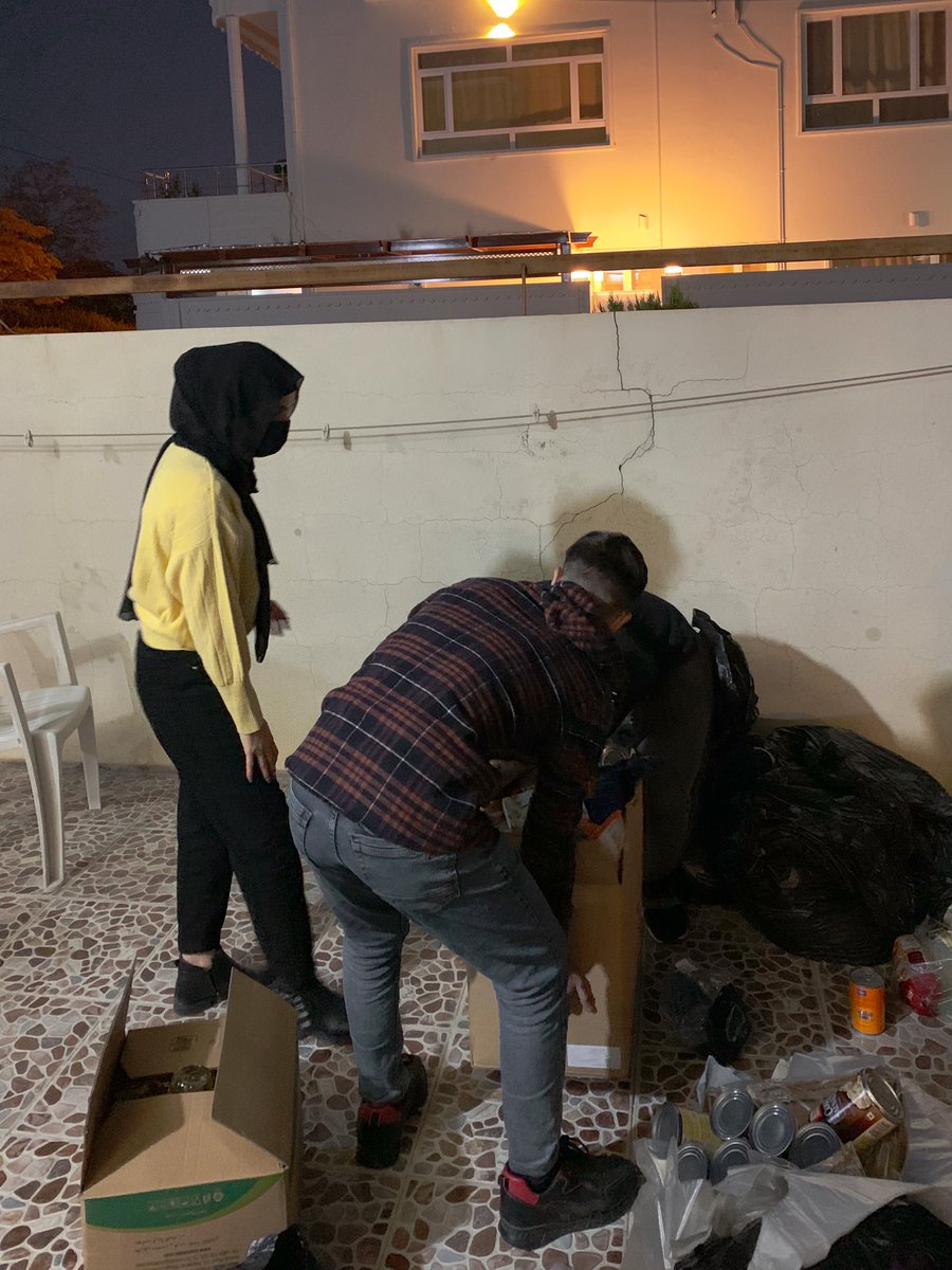 KstanFoodBank's tweet photo. Packaging process of our upcoming distribution. Will be delivered soon🙌

Thank you to everyone who donated. 
KFB team

#TwitterKurds #erbi #krg #kurdistan https://t.co/BhsxfQmLWd