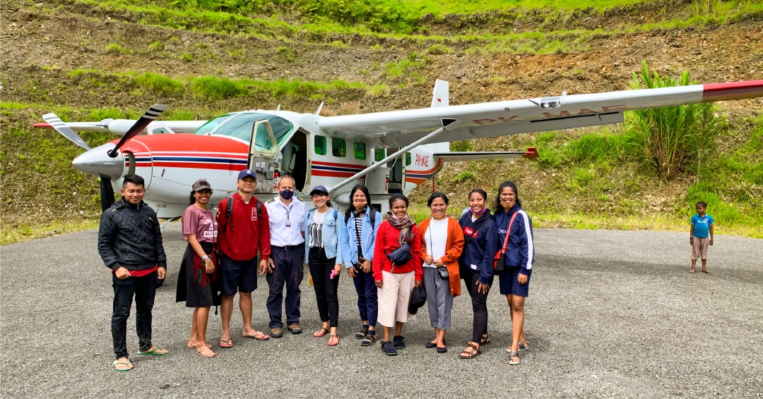 A few days ago, Tom Bolser and Jack Gandy flew teachers out from Mamit, Papua for their Christmas break! We're so thankful to partner with teachers and schools that help give people living in geographic isolation access to education. #iflyMAF #75YearsofMAF
