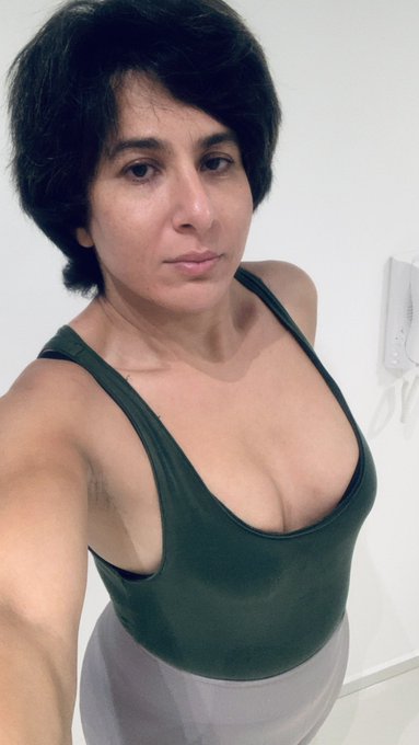 لمن اصور صوره احاول ابتسم لاكن صورته تصير مكان التلفون وتطلع معي هذا النظرة معناها واحد تتوقع شنو ..<a href="/tag/sex"class="tags"><span>#sex</span></a><a href="/tag/anal"class="tags"><span>#anal</span></a><a href="/tag/%D9%86%D9%8A%D9%83"class="tags"><span>#نيك</span></a><a href="/tag/%D9%83%D9%84%D8%A8%D9%87"class="tags"><span>#كلبه</span></a><a href="/tag/%D8%B3%D9%86%D8%A7%D8%A8"class="tags"><span>#سناب</span></a><a href="/tag/%D9%85%D8%B9%D8%B5%D9%8A%D8%AA%D9%8A%D9%8A_%D8%B1i%D8%AD%D8%AA%D9%8A%D9%8A"class="tags"><span>#معصيتيي_رiحتيي</span></a><a href="/tag/boolnd"class="tags"><span>#boolnd</span></a>