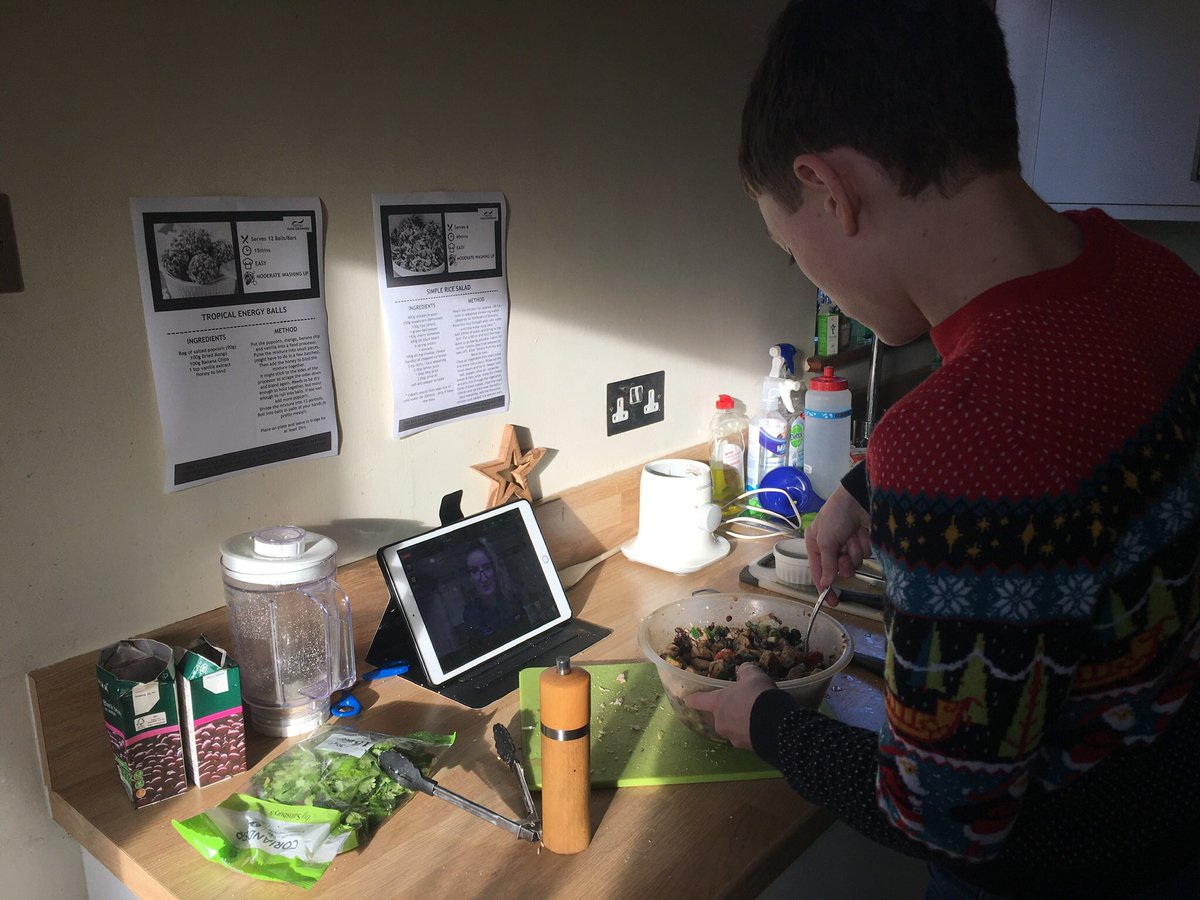 Very sticky mess whilst Cooking with <a href="/Sw_EngParaSwim/">Swim England Para-Swimming</a> covering nutrition and physical literacy today, but very yummy #paraswimming #nutrition thank you again <a href="/99_mcmanus/">Tom McManus</a>  and Carl.