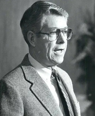 HistoryNevada's tweet photo. Descended from the founders of Bunkerville, NV, Las Vegas High grad (1952), Clark County Manager, Nevada Gaming Control Board Chair, casino executive, and Distinguished Nevadan awardee (1993), Richard Bunker was born on Dec 12, 1933 in Las Vegas, NV. https://t.co/l5ndbxggX7 https://t.co/rbWJYLIs94