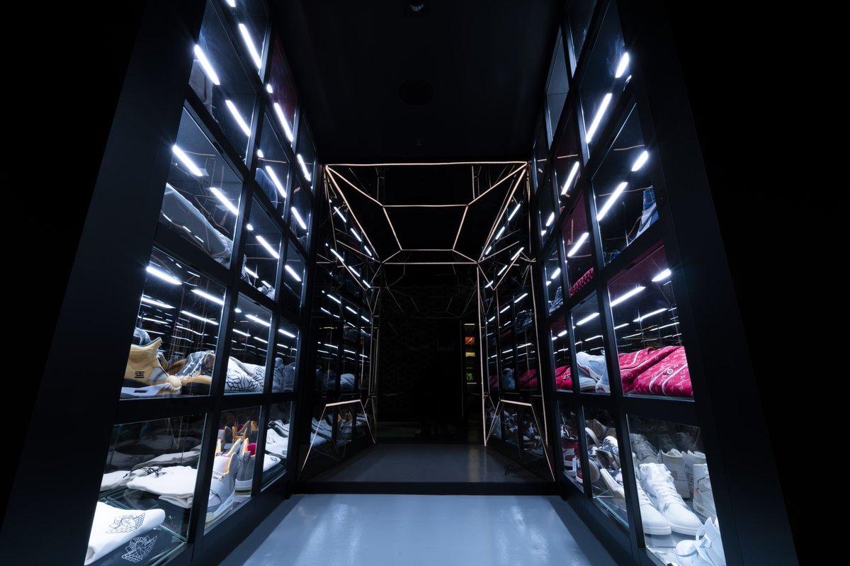 Presentedby tweet media