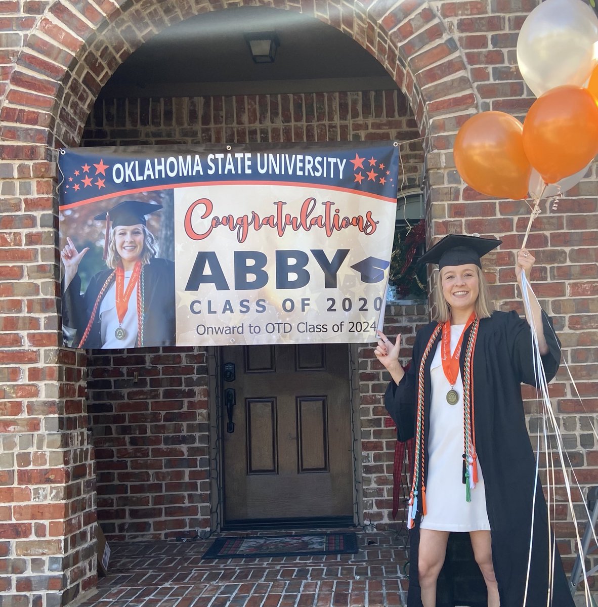 scrouse31's tweet photo. Congrats to our beautiful daughter on her graduation today!!   #Okstate20 https://t.co/lt428ftOqy