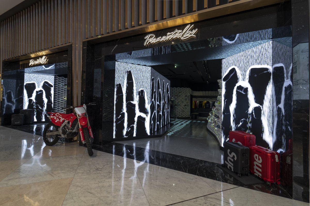 Presentedby tweet media