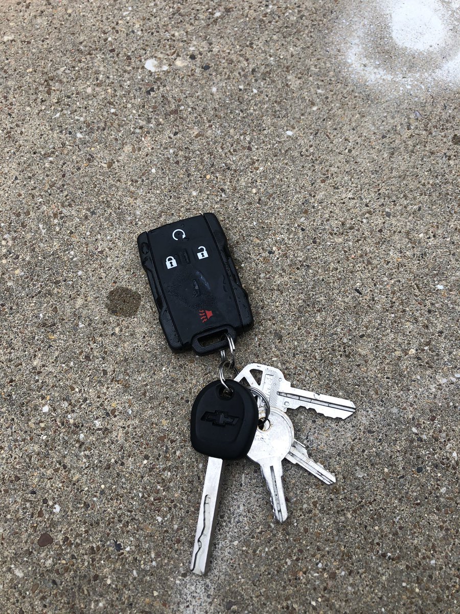 Meidas_G's tweet image. Found keys: Chevy found next to a drain -&amp;gt;Post Oak @ I-610 West Loop. @miyashay could you share? #keysfound #Houston #610loop