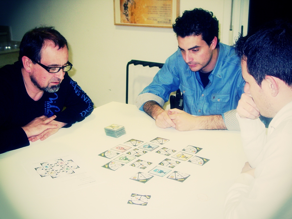 5mpj's tweet photo. Algunos momentos #5mpj rescatados en un viejo disco duro perdido.
@Perepau @oriolcomas @teksait @chemoco1 
#jeugosdemesa #boardgames #MagTV https://t.co/M0mppnDd2H