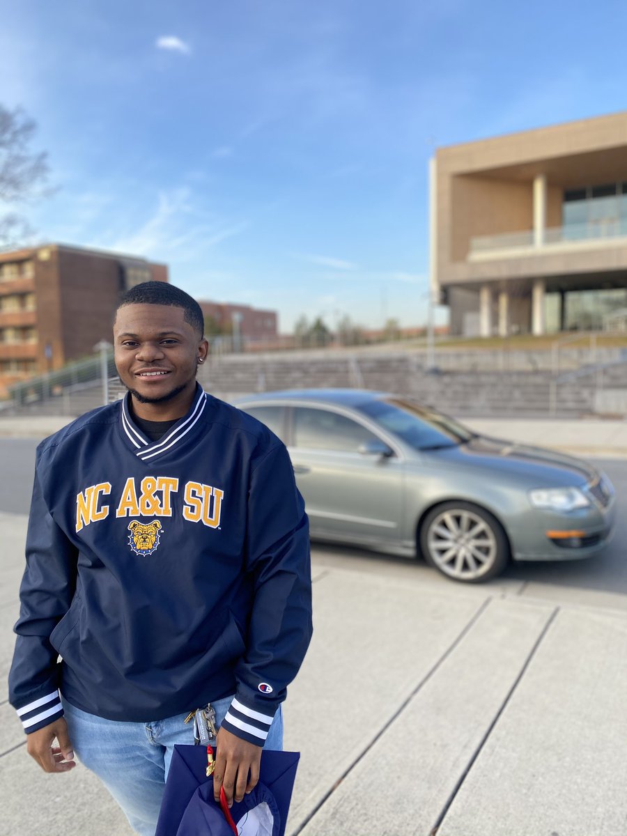 cj_trvll's tweet photo. I was able to make 2 of the biggest accomplishments in my life during the toughest year of my life. I became a graduate of North Carolina A&amp;T State University💛💙 and received the opportunity to work for Allstate in Texas starting 2021‼️

I’m beyond proud of myself😭🎓❤️ https://t.co/KN4ZxA2MB4