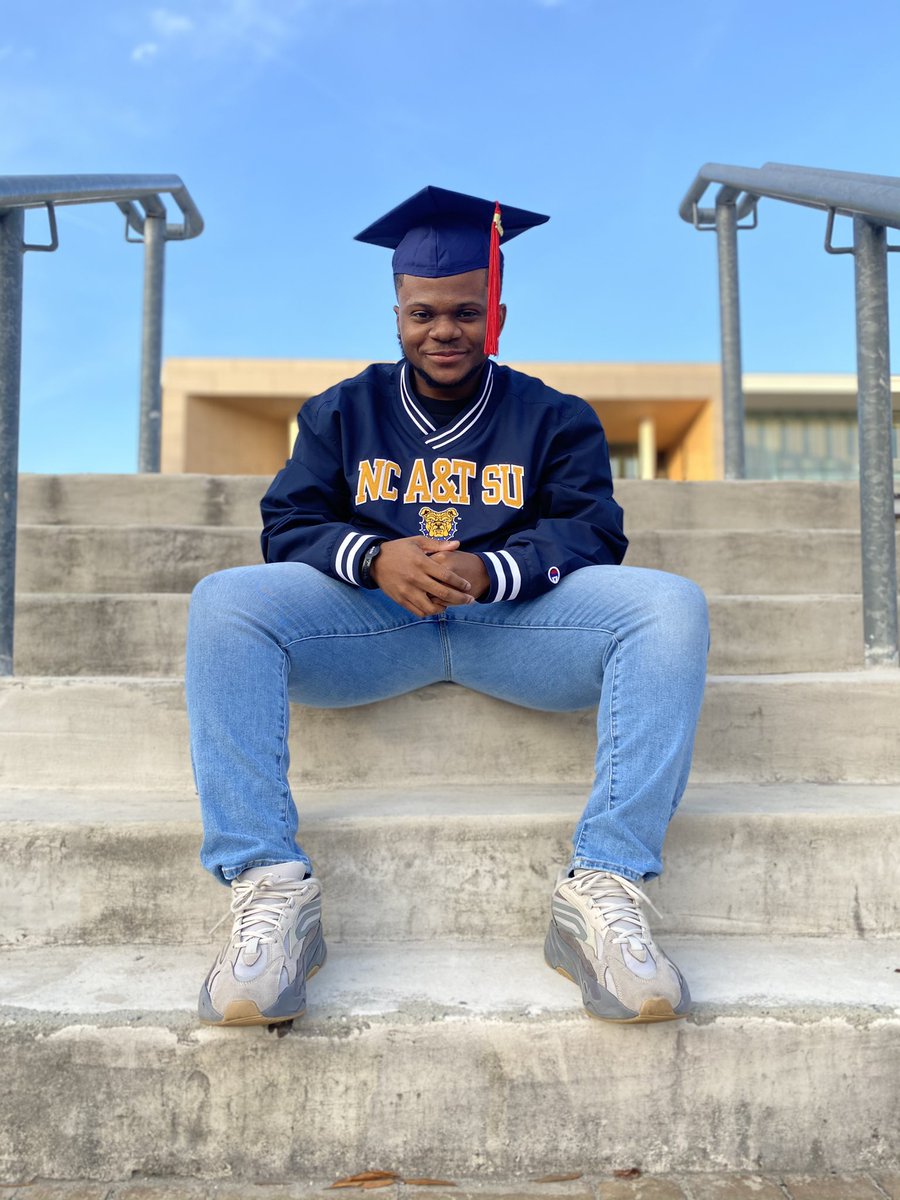 cj_trvll's tweet photo. I was able to make 2 of the biggest accomplishments in my life during the toughest year of my life. I became a graduate of North Carolina A&amp;T State University💛💙 and received the opportunity to work for Allstate in Texas starting 2021‼️

I’m beyond proud of myself😭🎓❤️ https://t.co/KN4ZxA2MB4