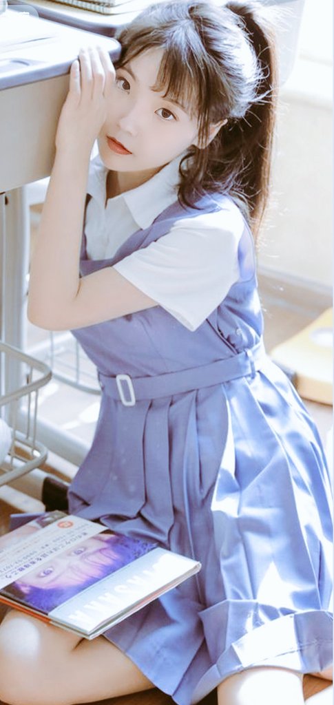 雖然是合成 不過臉是我的唷 ❤️我也愛穿學生制服 第二張就本人啦 小露臉一下 https://t.co/tLXuKfRAo1