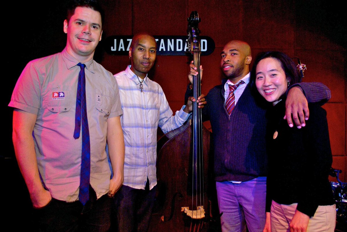 helensung's tweet photo. A quiet morning at the end of another week. I'm remembering the @JazzStandardNYC, one of my favorite clubs (personal highlights: CD Releases of #SungWithWords, #AnthemForANewDay; @mingusbigband Monday residency; live recording of #GoingExpress, band photo!)❤️ https://t.co/kHcHP1YZBg