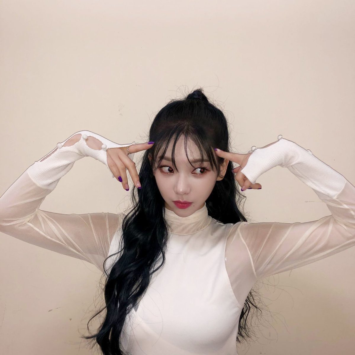 lovtyholic's tweet photo. ayuden a esta alma desamparada que twt odia https://t.co/XnCXiKCP0F