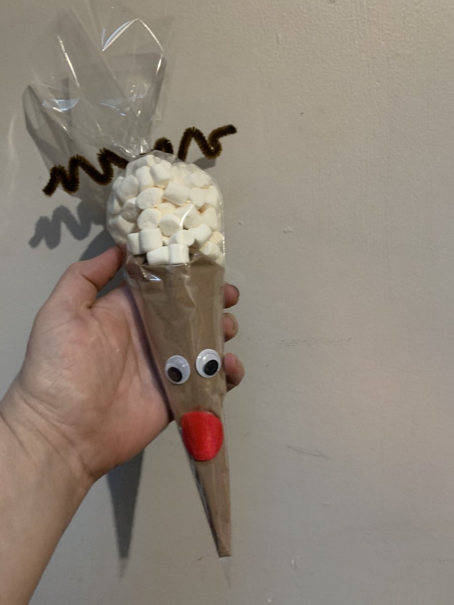 Gloria the Reindeer is back! 🦌