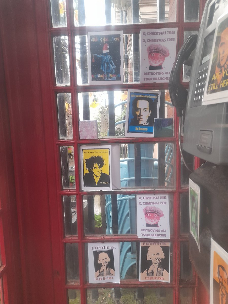 Tazi64's tweet photo. Great initiative in #Rochester High Street today where #local artists give away postcards of their work. I particularly like one of the messages on the glass. Very apt
#PunchTodayInTheFace
#MedwayArtBox https://t.co/gG00g50pW4