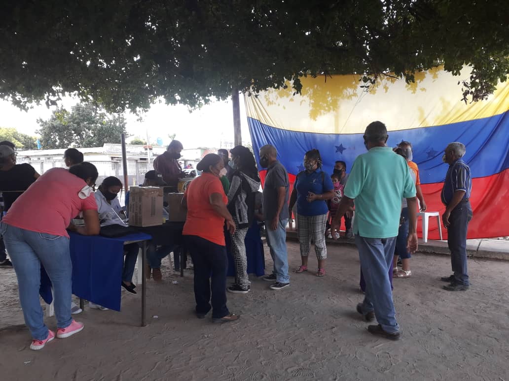radiofeyalegria's tweet photo. #12Dic Se reporta participación en la consulta popular desde diferentes puntos de Machiques de Perijá, estado Zulia. https://t.co/iI4EcJvrSy