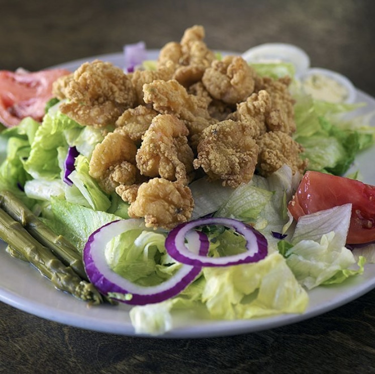 Your Momma always told you to eat your greens. Add some fried shrimp and you’ve got yourself a winner!

#Mandinas #NOLAdining #NOLAeats