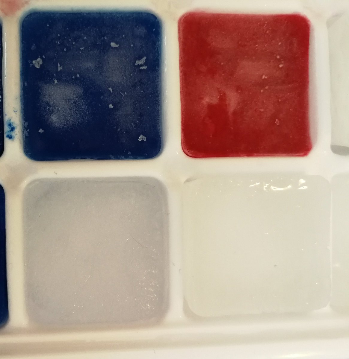 Morgen gibt's ein neues Adventsexperiment! Wollt ihr mitmachen? Dann packt schnell noch ein paar bunte Eiswürfel in euer Gefrierfach! ❄️🌈 #KitchenOceanography