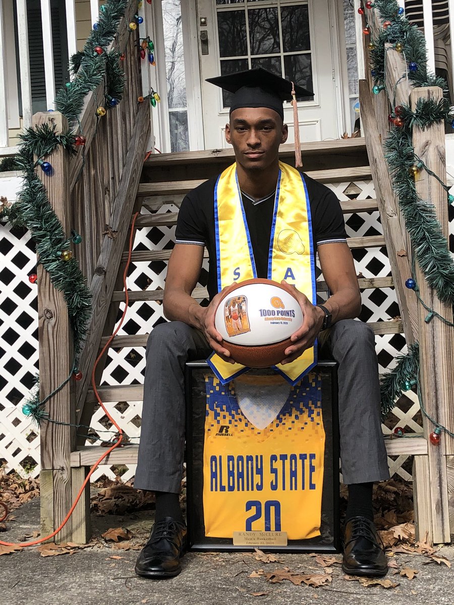 romj_20_'s tweet photo. A L U M N I 🎓🏀 https://t.co/6VTjNU5r8t