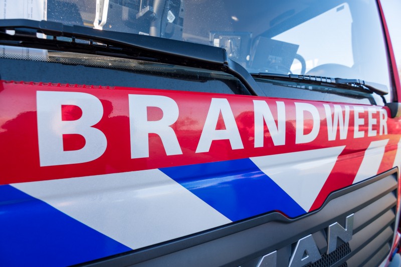 Grote uitslaande brand op boerderij in Spijk - #Groningen -..