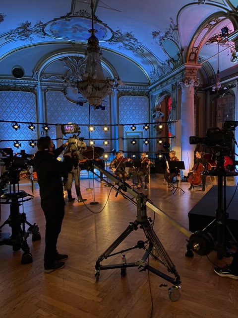 ThomasOberender's tweet photo. Das @Nationaltheater in Oslo als Filmstudio: 19:00 Uhr bekommt Taylor Mac in NY den International @IbsenAward 2020 – den „Nobelpreis des Theaters“ – überreicht. Toitoitoi und 🙏 auch an meine Jurykolleg*innen. Join the Ceremony with Judy✨ https://t.co/erVPxg5Nve @blnfestspiele https://t.co/2oVzoVqKPY