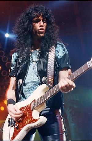 A very Happy Birthday to Mr.Bruce Kulick! 