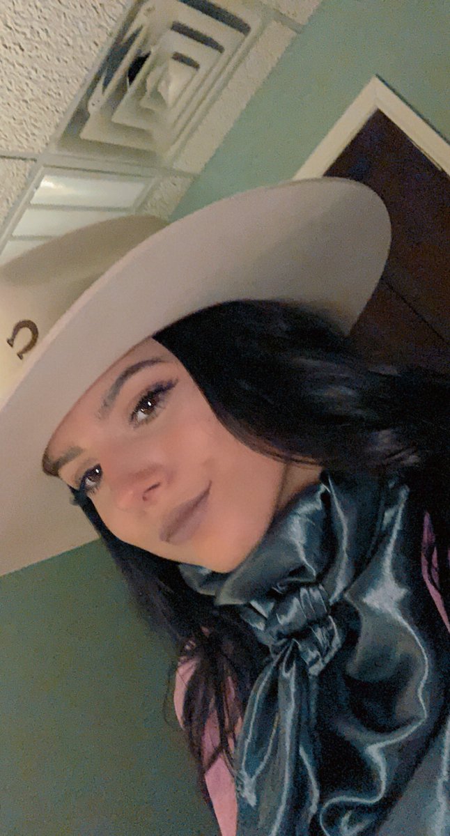HannahR_014's tweet photo. “Texas as fuck” https://t.co/0MZKRk5RUx