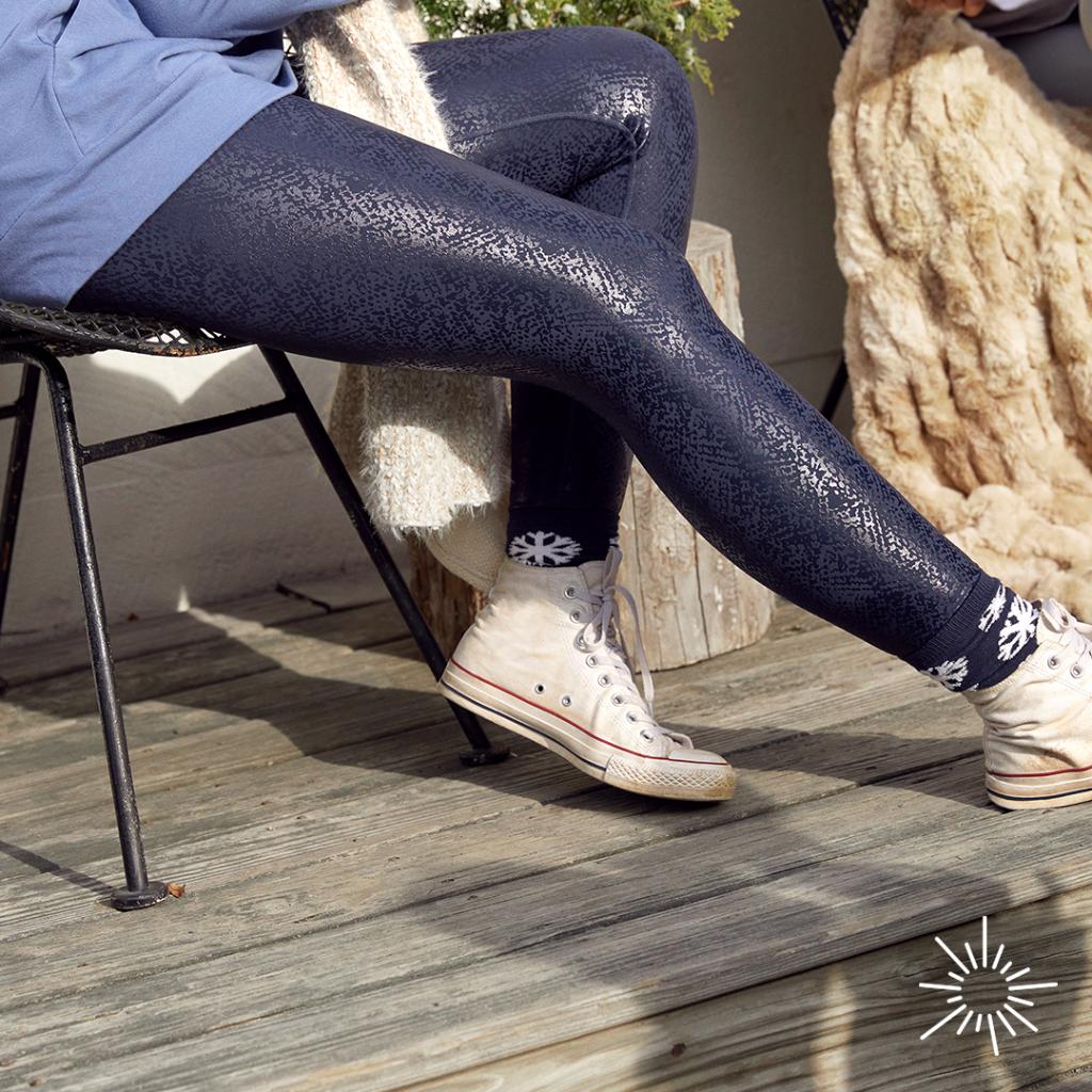 Aerie on X: Crackle, shine, seamless, or printed No matter what your  go-to leggings are, they're 50% off! Shop them now:    / X