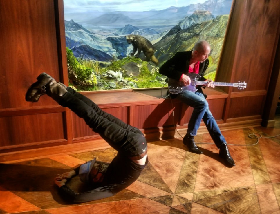 mxdwn's tweet photo. Matt Sweeney ( @theheavyjamz ) and Bonnie ‘Prince’ Billy ( @signifyingwolf ) Rock Out in a Jonah Freeman & Justin Lowe Creation for New “Make Worry For Me” Video
#mattsweeney #bonnieprincebilly #jonahfreeman #justinlowe #makeworryforme
https://t.co/N0Wol8JCKb https://t.co/bBabtfvg9W