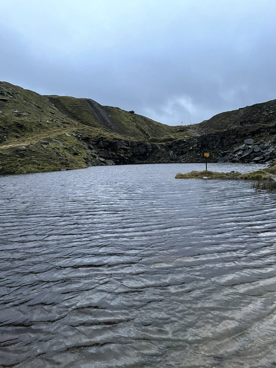 steverees80's tweet photo. IT’S STILL SHORTS WEATHER!! 🙄🤣 10k #TrailRun up to #TopOfLeach this afternoon. Had to wait for the rain to stop but it felt good to get #outdoors ⛰🏃🏻♂️♥️ https://t.co/HYEdo1VNPR