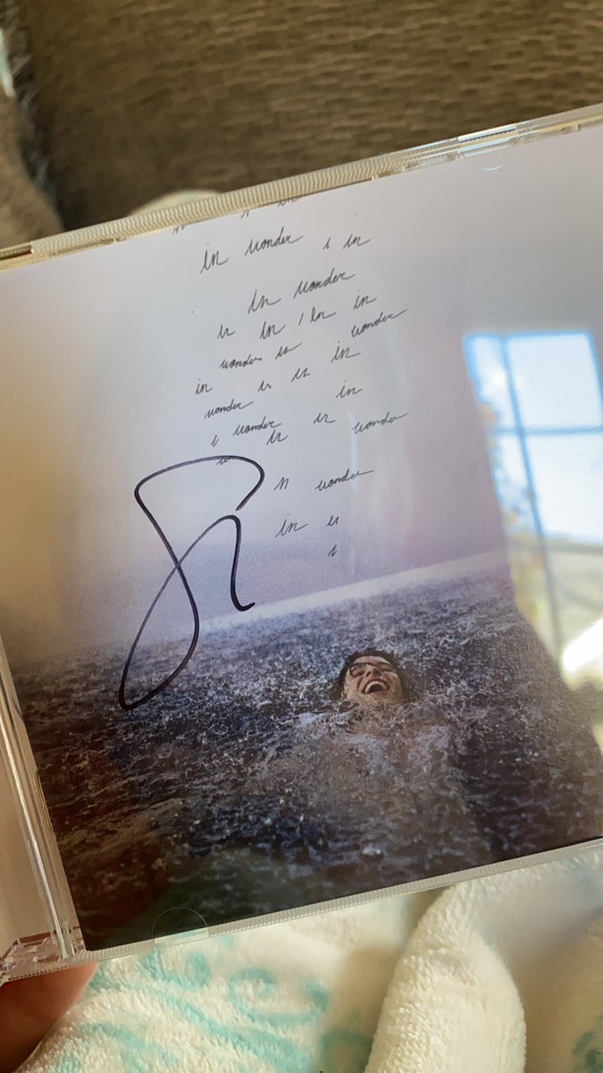 JosslynHenry's tweet photo. IT CAME!! @ShawnMendes @ShawnAccess #7DaysOfWonder #ShawnMendes AGGHHHHH https://t.co/u9jODOi6ot