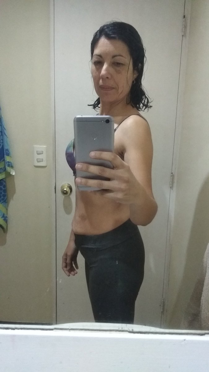 Ayayaiiiii..💥 Me siento emocionada con mi nuevo resultado💥 💪💪..OMG!!!! 
La foto de la derecha fue a fines de agosto (3,5 meses) y más que lo que he conseguido físicamente es como me siento 😅..Orgullosa de este resultado y voy por+
#vamospormas
#vidaactivaysaludable
#Verano