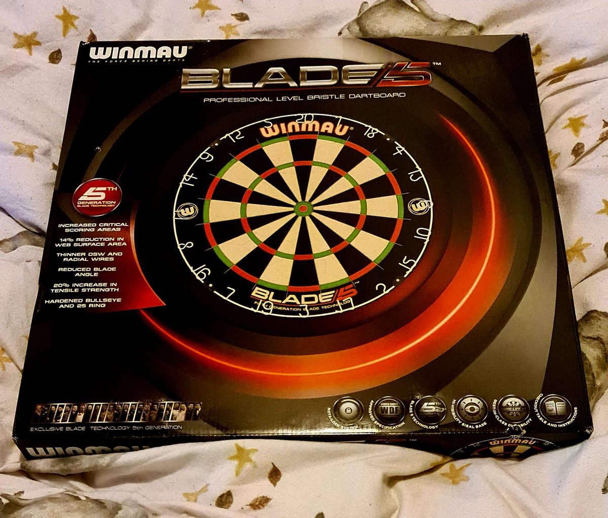 Roger180Osborne's tweet photo. New dartboard day!! @Winmau #Blade5 😍🎯🔥 https://t.co/pj5IAtXZHV
