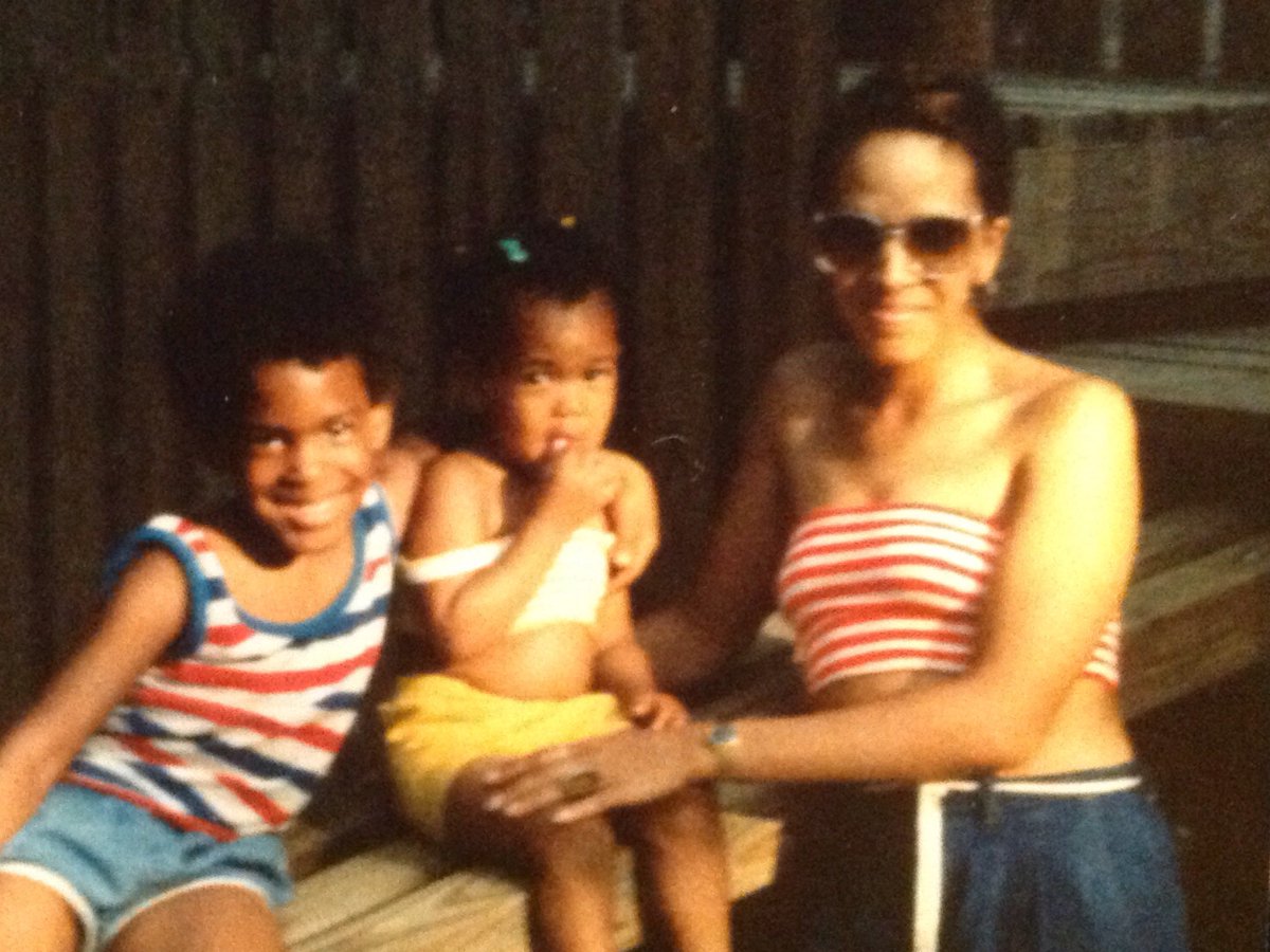 TiffanyDCross's tweet photo. My mom’s picture wasn’t included in the opening of #CrossConnection 😩so I’m tweeting them here! I was raised by a single mother who was very young when she had my brother and I and juggled a lot of struggle to raise us. Thank you mom!🙏🏽💕@RC_keepnfaith https://t.co/xNBC6ZoKKL
