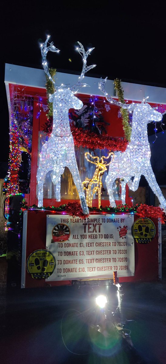 ChesterRoundTbl's tweet photo. We are loving our Float around #Saighton. If you see us make sure to #Wave for Santa. If you have any awesome videos or pictures please tag us in, we really do enjoy seeing those smily faces 😁🎅👋
Us the tracker to find us and please adhere to the #SpaceWaveDonate policy 🦌🛷🎅 https://t.co/uTl6HAdUOA