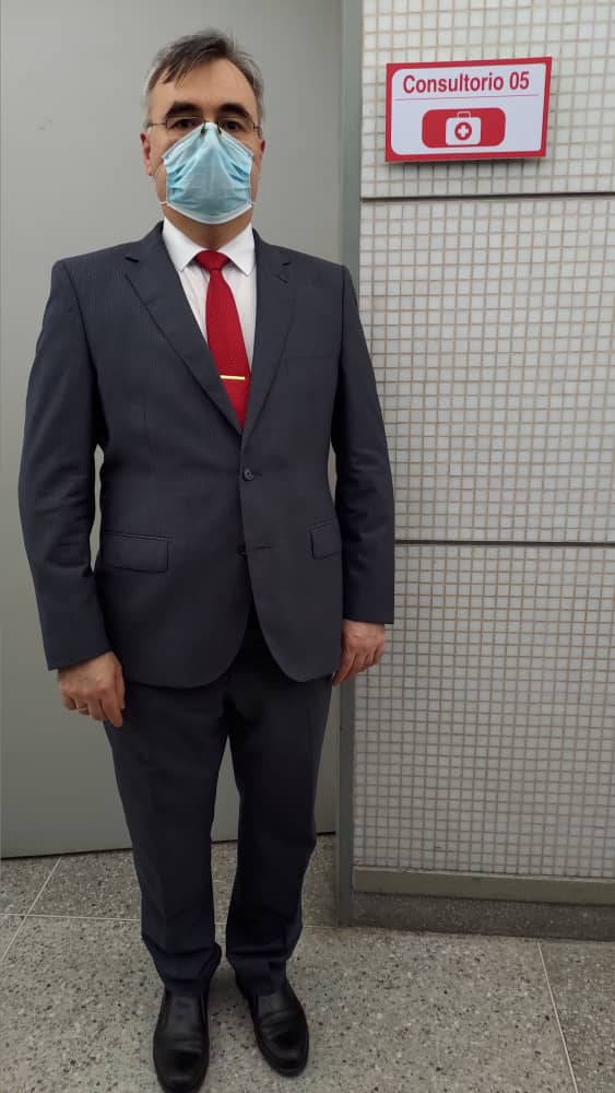 EmbSergio's tweet photo. 🔊Muy orgulloso por estar presente en el momento cuando  recien electo Diputado Nacional Nicolás Maduro Guerra🇻🇪  participó en la 3a fase de los ensayos clínicos de la primera vacuna🇷🇺 registrada en el mundo contra el #COVID19, 💉 #SputnikV. https://t.co/wr0c7QH00x