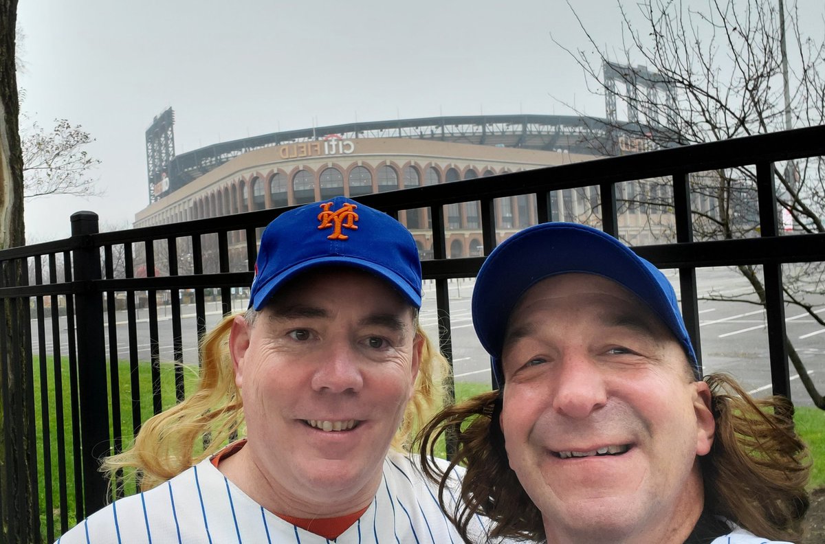 ScottShanes2's tweet photo. Had a chance to meet @StevenACohen2
and @alexmomof5 today at Citifield.
The highlight of the year.
Thank you Uncle Steve &amp; Alex
Can't wait for the Amazin 2021 season 😍⚾️
Lets Go Mets!!!! #LGM
@casano_steve @patticake2466 @mulry1 @lcorsentino
@Mets @CitiField https://t.co/3eXg6HhYT0