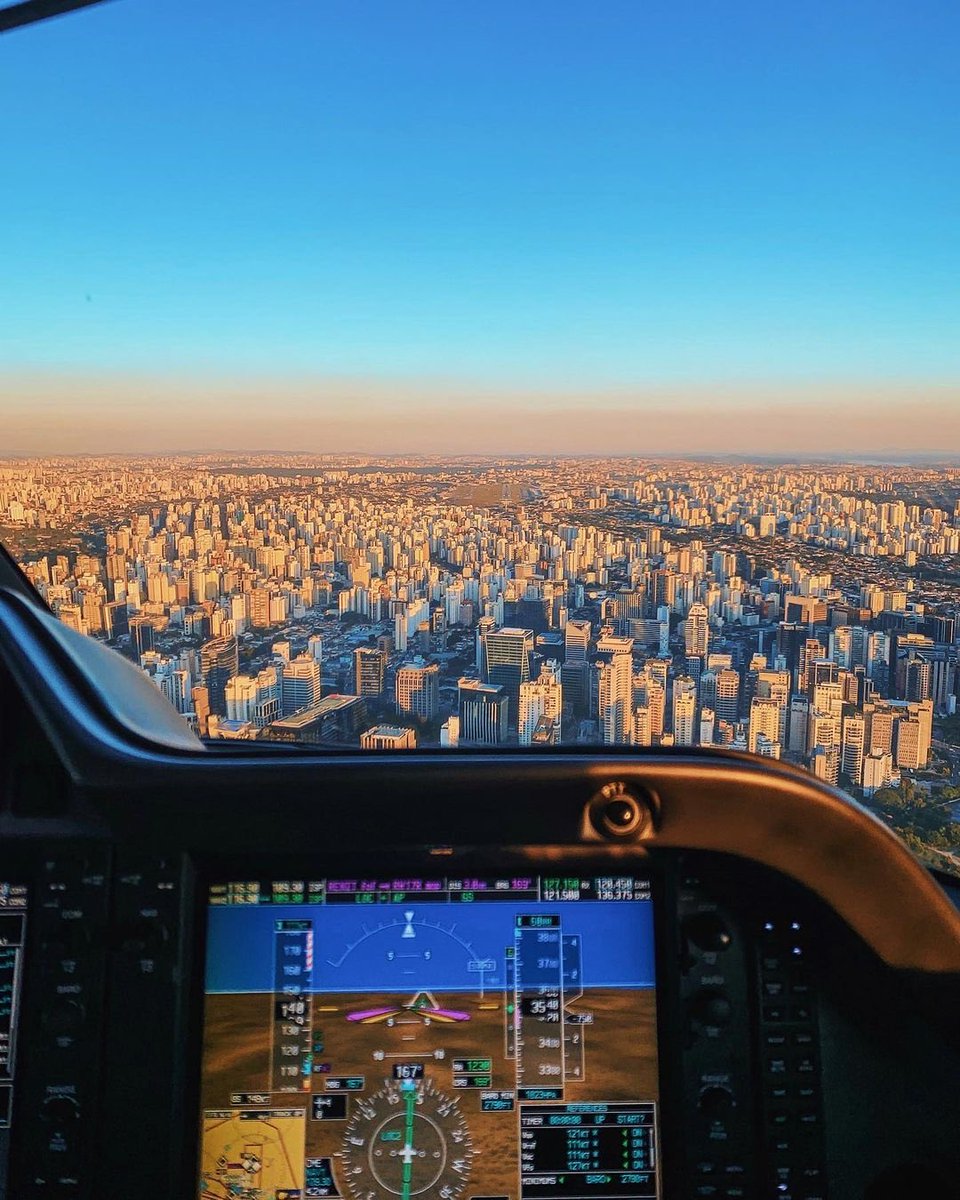 neoaviator's tweet photo. #Embraer #Phenom300 cockpit view by @embraer
📸👏🏻👏🏻
#aviation #aviacion
#pilots #pilotos
#drone #dronepilots #remotepilots
#dronephotografy
#Ecuador #DGAC
#neoaviationEC #neocopters https://t.co/xnMOVQVbQR