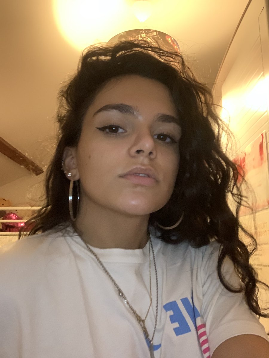 happilyjw_'s tweet photo. hii i’m Cecilia and my favorite song from Pastel is Patience 💕 #PASTELFIES https://t.co/9MXO8AiftN