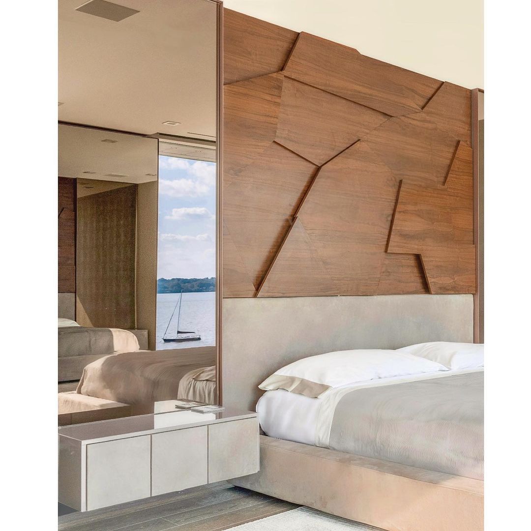 carla_guilhem's tweet photo. Master bedroom by carlaguilhem_design | This master bedroom features a head board panel designed and custom built by Carla Guilhem Design. . .  #carlaguilhemdesign #interiordesign #luxuryhomes #luxurydesign #realstatemiami #interiordesign #interiors ... https://t.co/6rYw2OSx24 https://t.co/vfpQ1WbItg