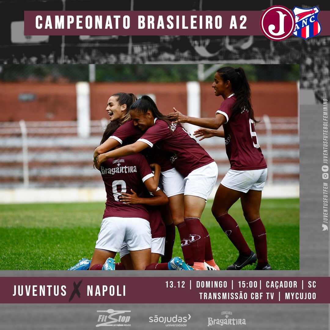 A equipe de futebol feminino do - Clube Atlético Juventus